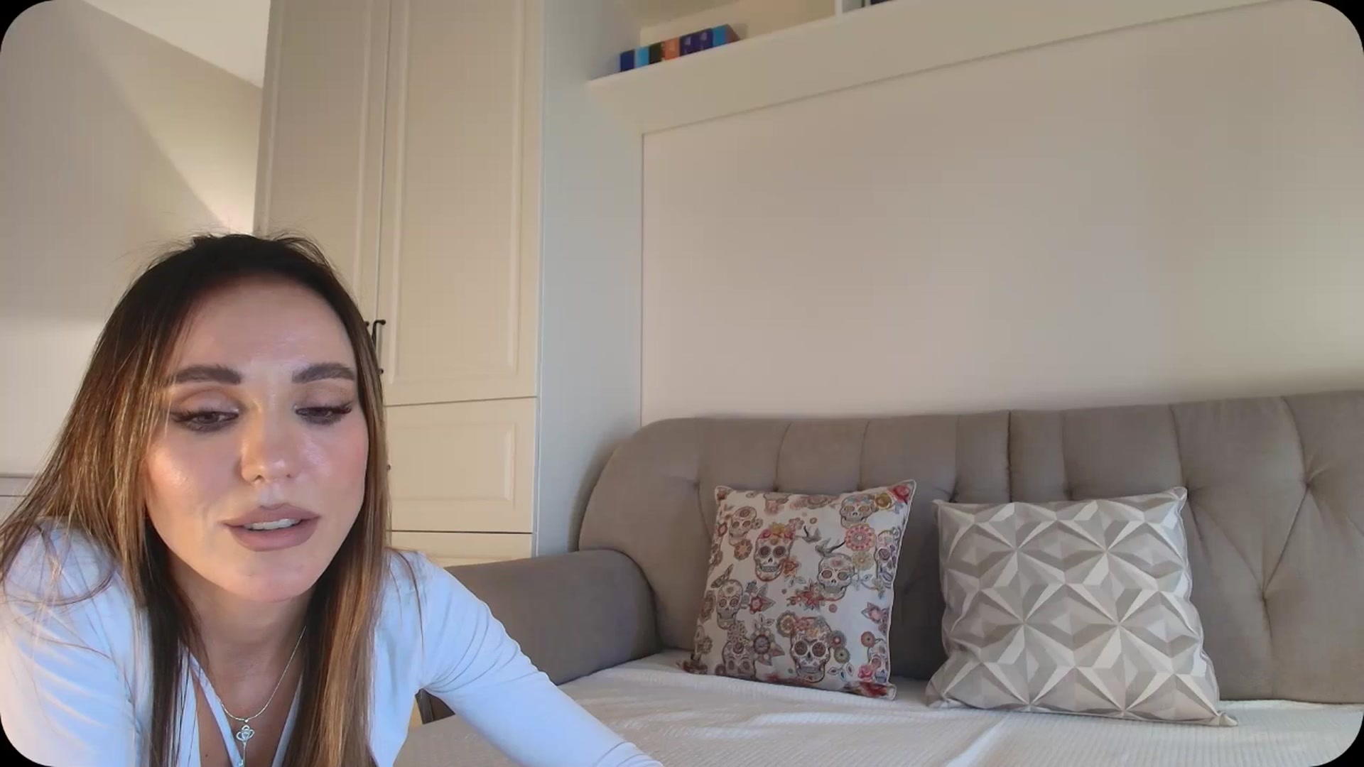 Gallery image thumbnail from Elysewine's myfreecams stream on, 05/02/2025, 09:09 image 6 of 20