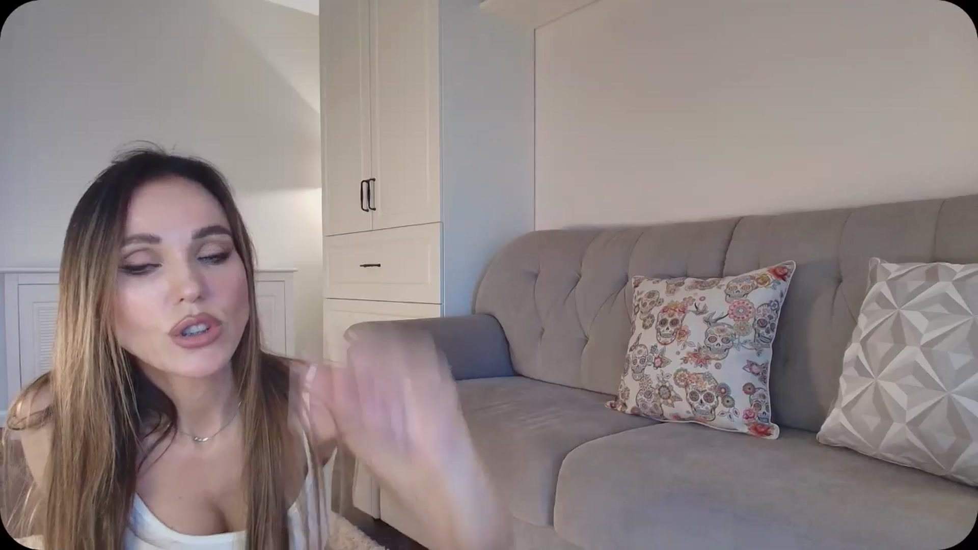 Gallery image thumbnail from Elysewine's myfreecams stream on, 05/09/2025, 07:22 image 18 of 20