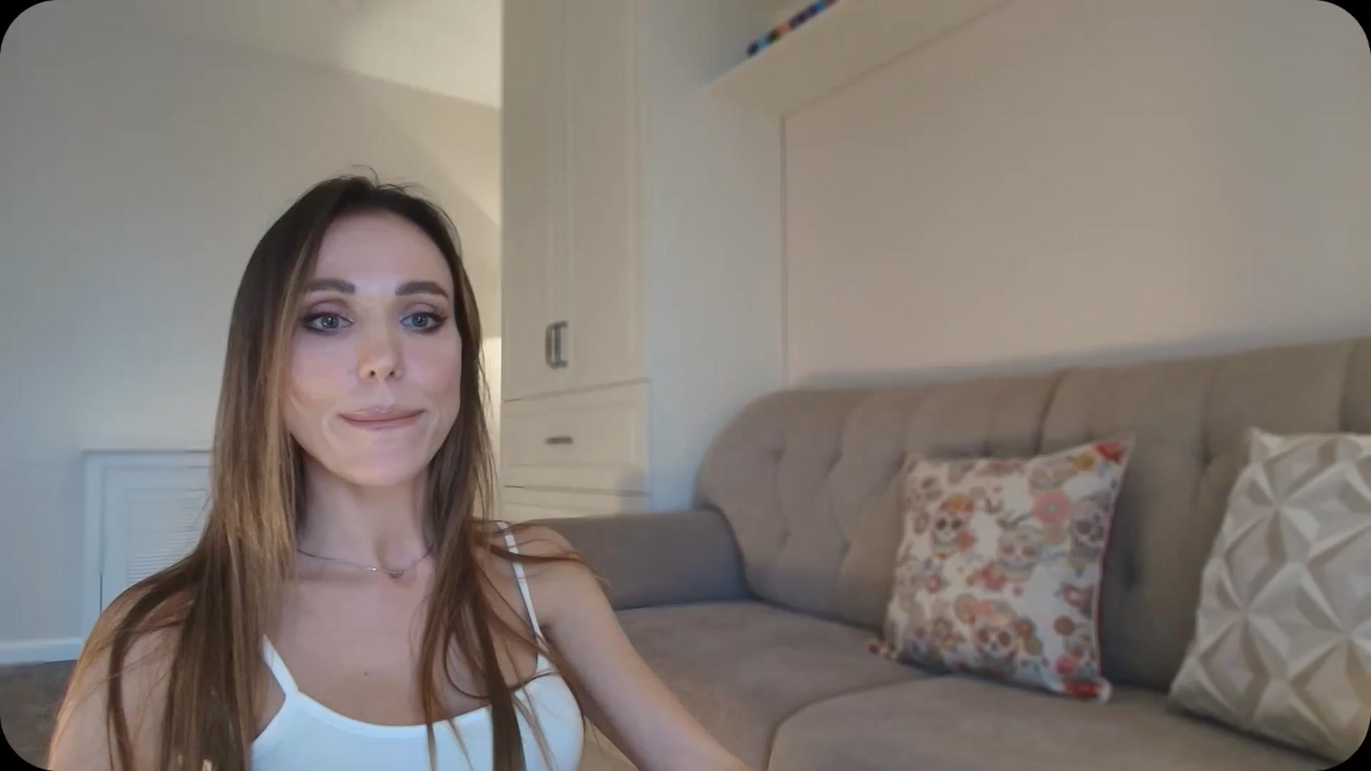 Gallery image thumbnail from Elysewine's myfreecams stream on, 05/09/2025, 07:22 image 1 of 20