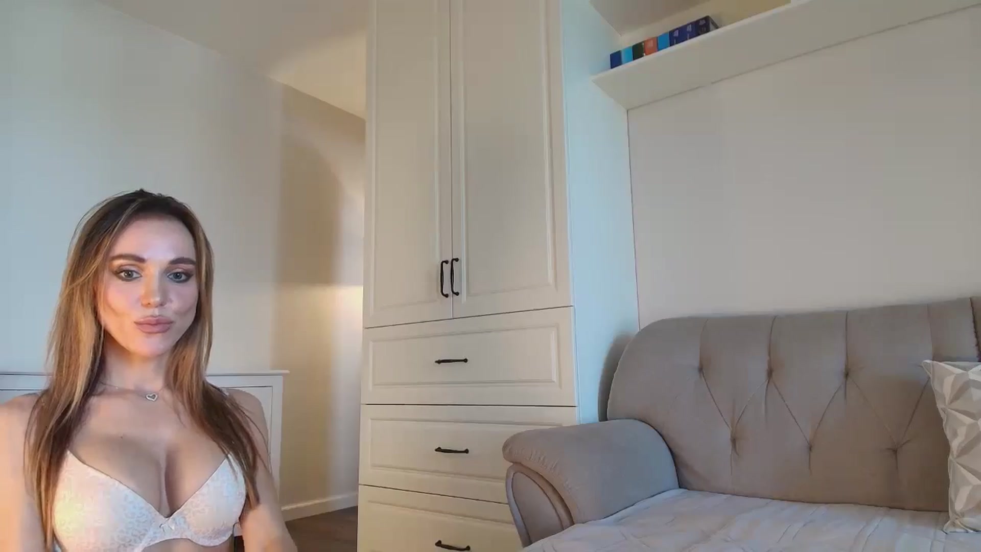 Gallery image thumbnail from Elysewine's myfreecams stream on, 05/25/2025, 06:04 image 19 of 20