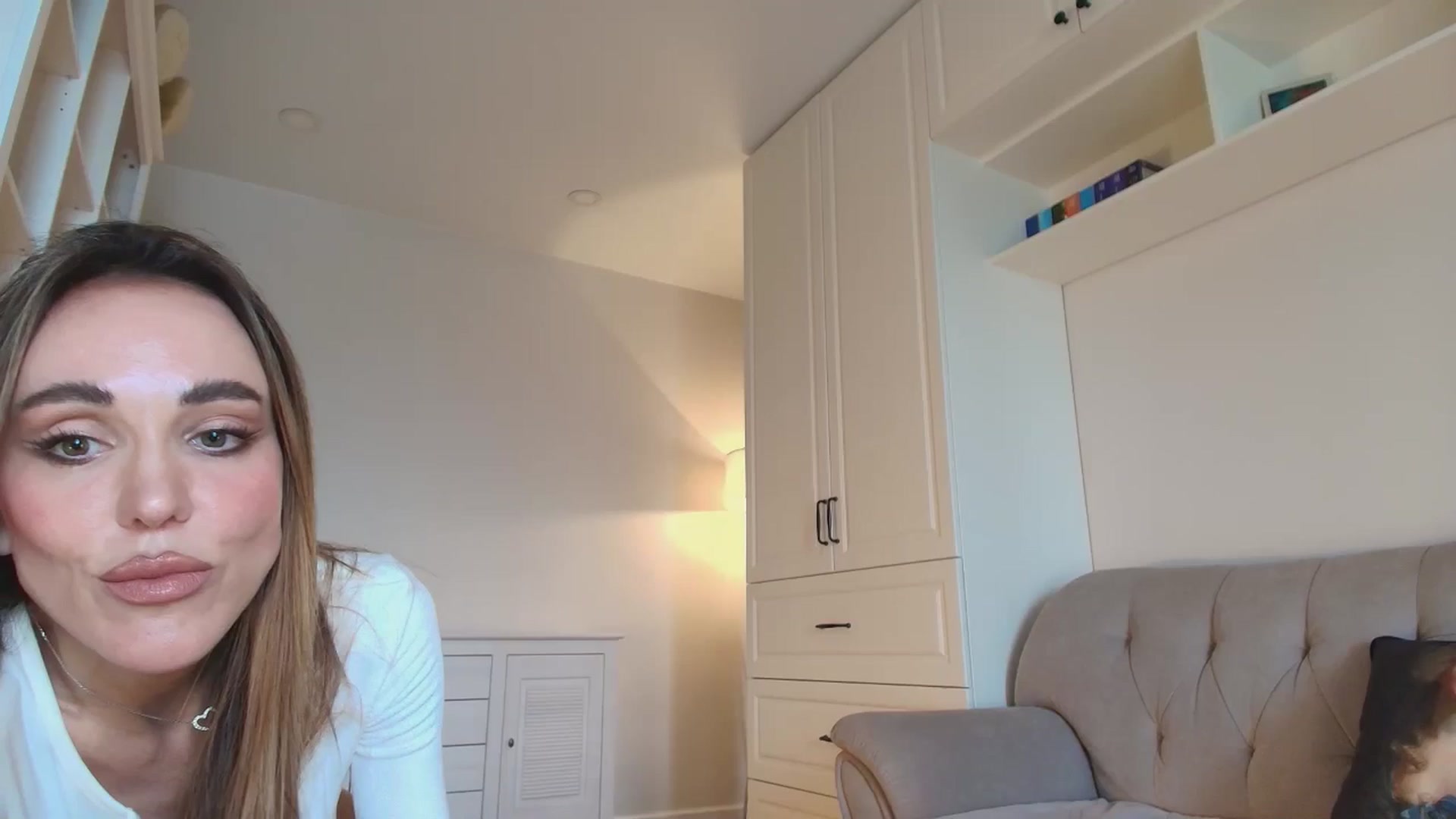 Gallery image thumbnail from Elysewine's myfreecams stream on, 06/09/2025, 08:10 image 2 of 20