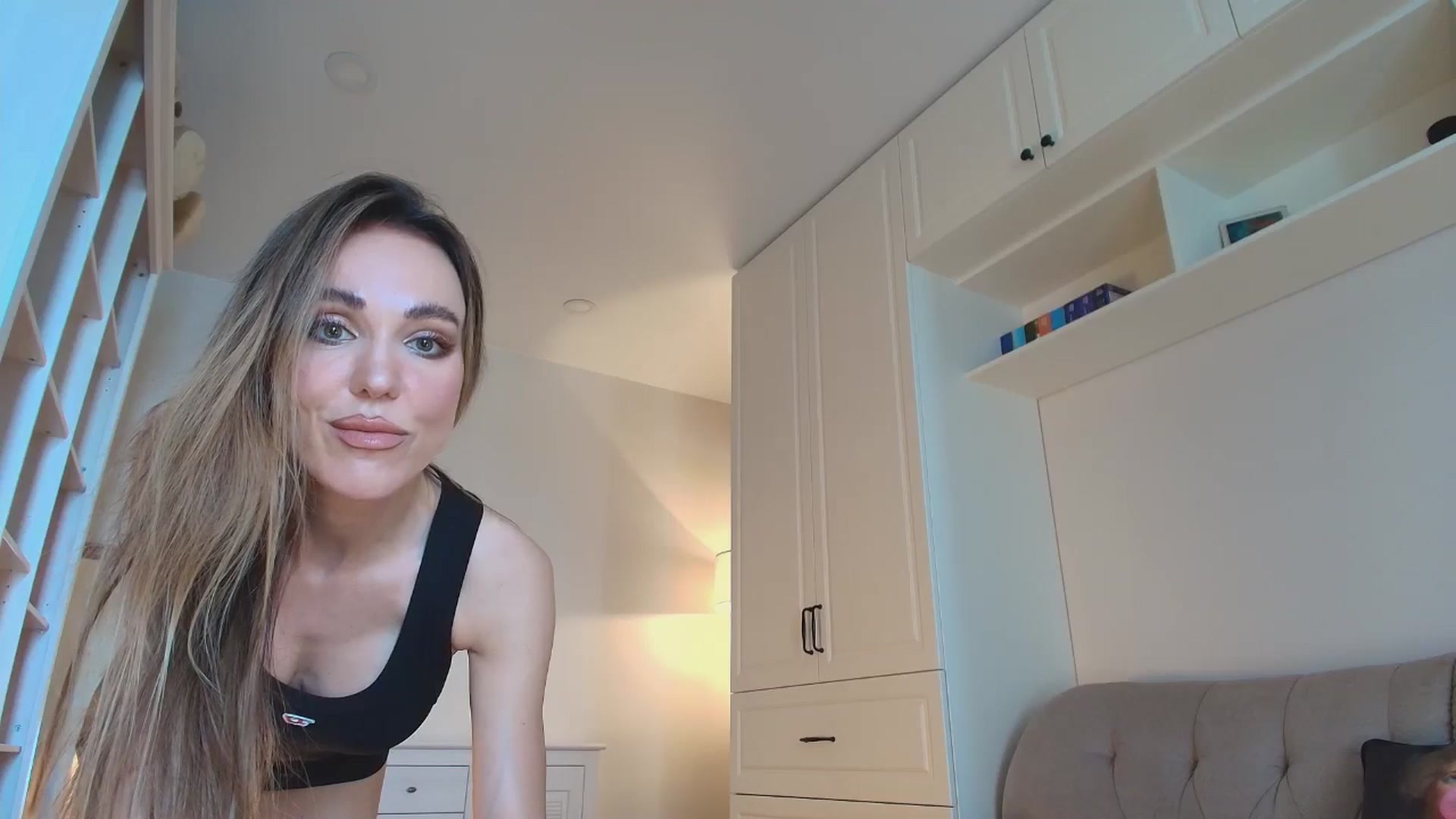 Gallery image thumbnail from Elysewine's myfreecams stream on, 06/30/2025, 04:17 image 2 of 20
