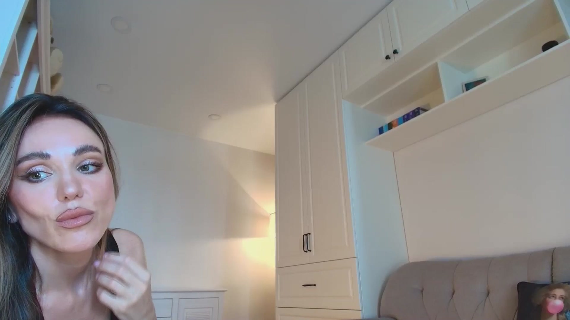 Gallery image thumbnail from Elysewine's myfreecams stream on, 06/30/2025, 04:17 image 4 of 20
