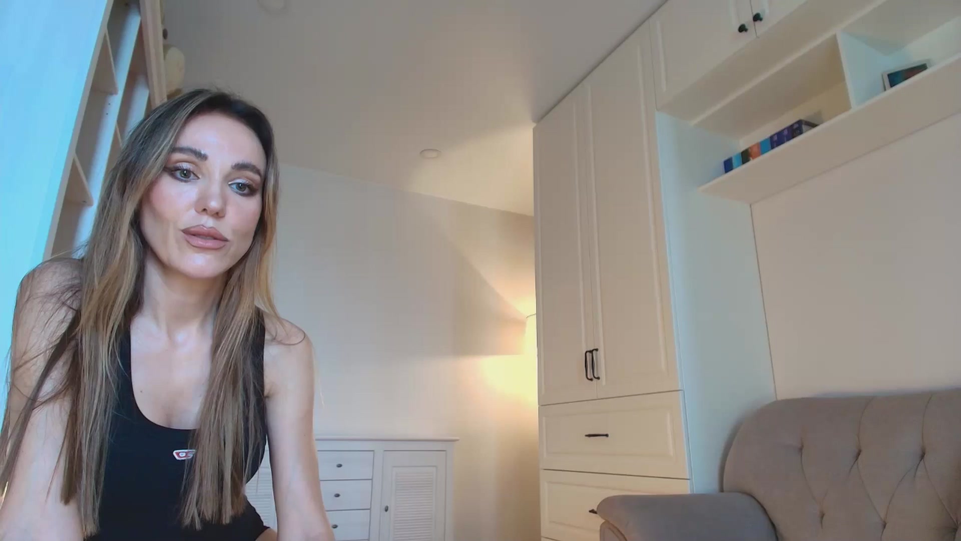 Gallery image thumbnail from Elysewine's myfreecams stream on, 06/30/2025, 04:17 image 1 of 20