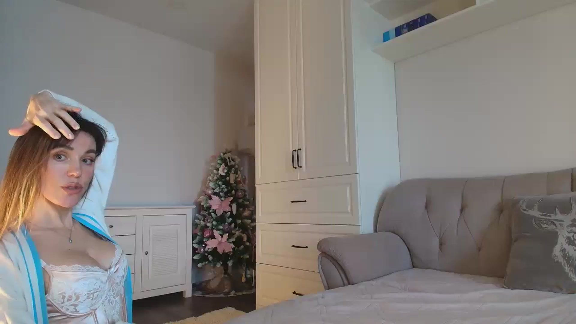 Gallery image thumbnail from Elysewine's myfreecams stream on, 12/15/2025, 05:40 image 18 of 20