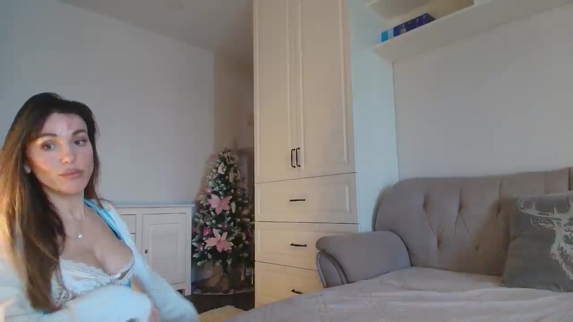 Gallery image thumbnail from Elysewine's myfreecams stream on, 12/15/2025, 05:40 image 17 of 20