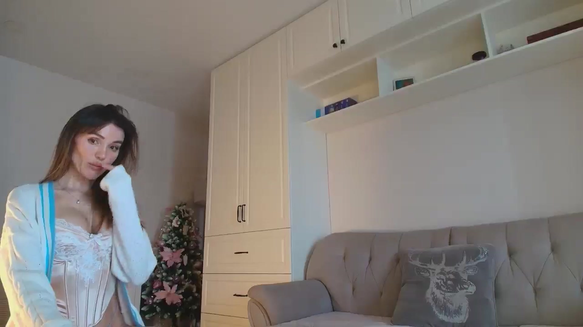 Gallery image thumbnail from Elysewine's myfreecams stream on, 12/15/2025, 05:40 image 15 of 20