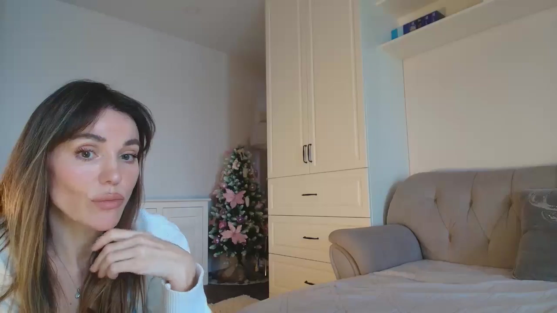 Gallery image thumbnail from Elysewine's myfreecams stream on, 12/15/2025, 05:40 image 19 of 20