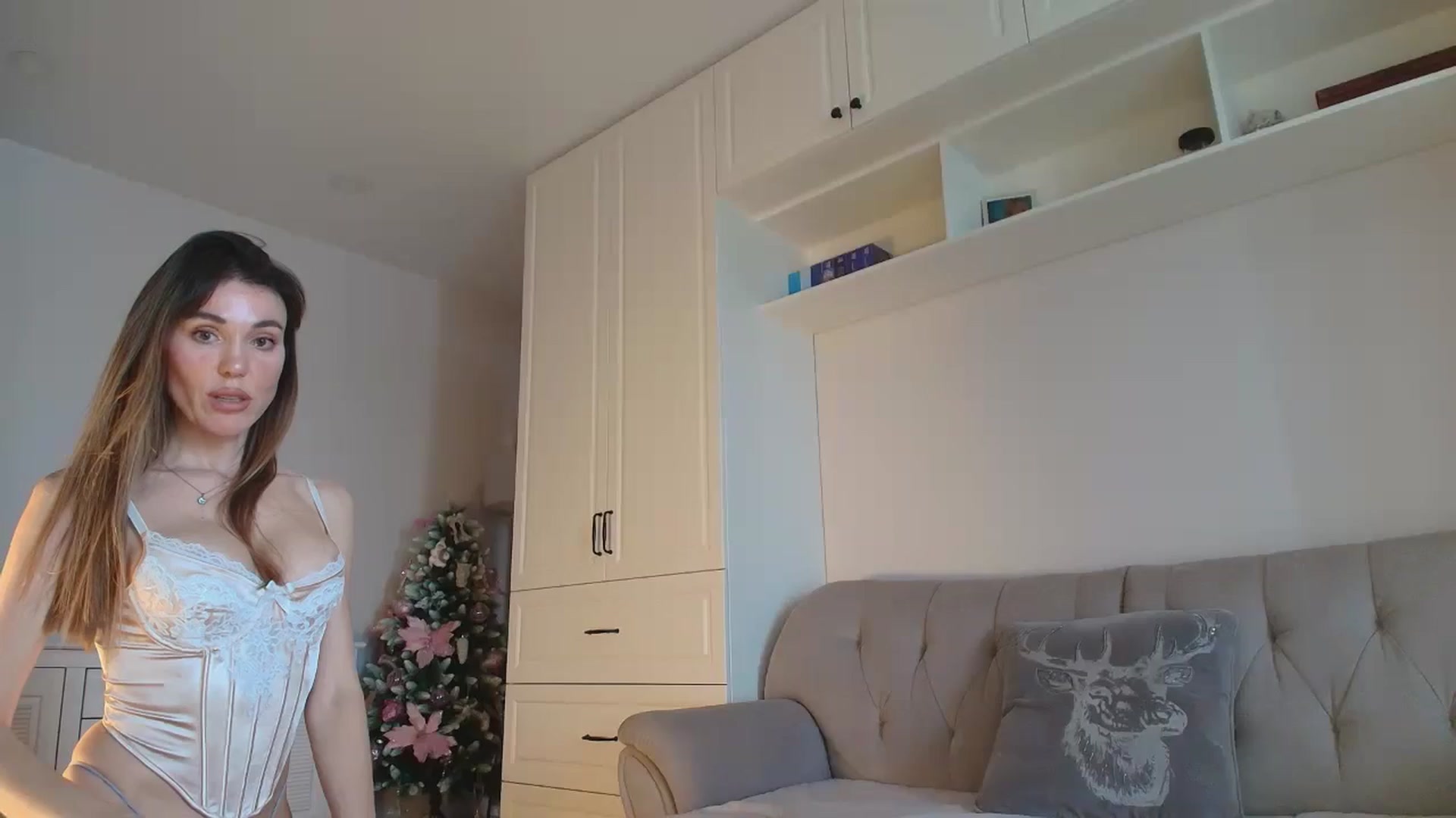 Gallery image thumbnail from Elysewine's myfreecams stream on, 12/15/2025, 05:40 image 12 of 20