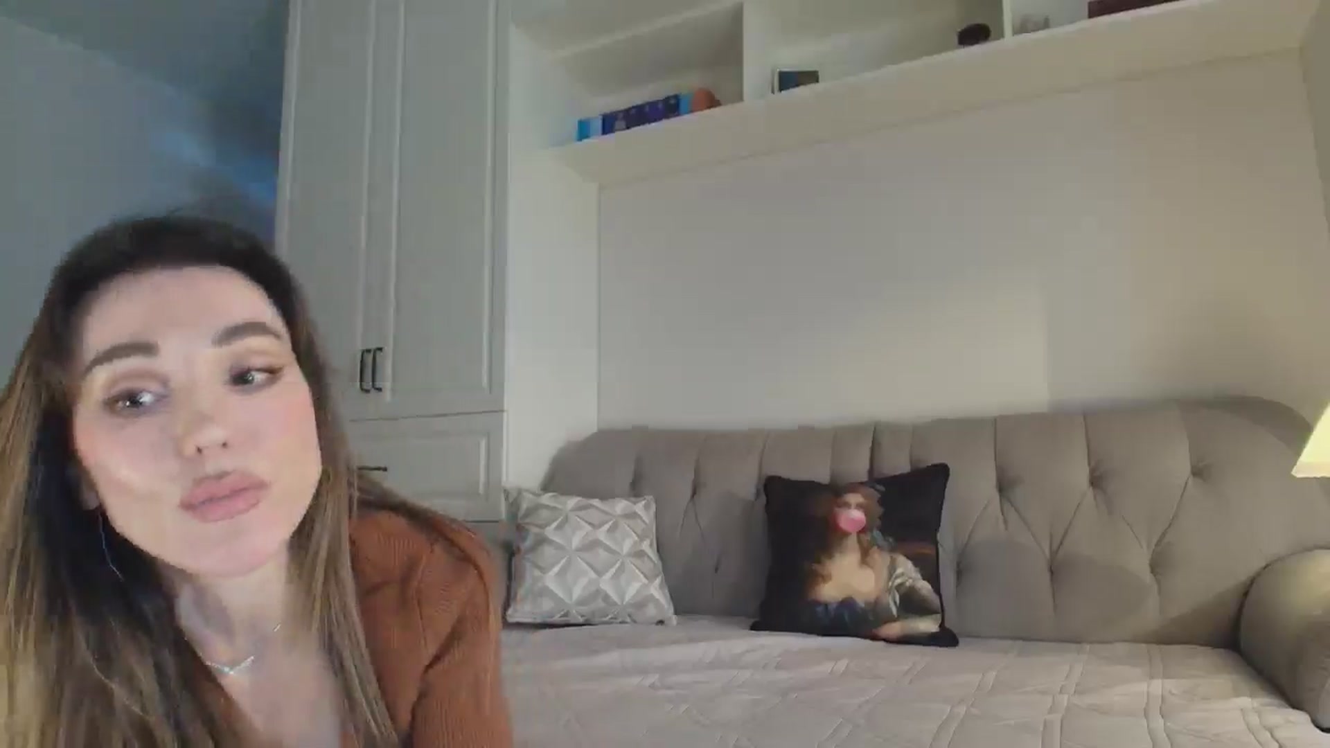Gallery image thumbnail from Elysewine's myfreecams stream on, 01/05/2026, 05:20 image 17 of 20