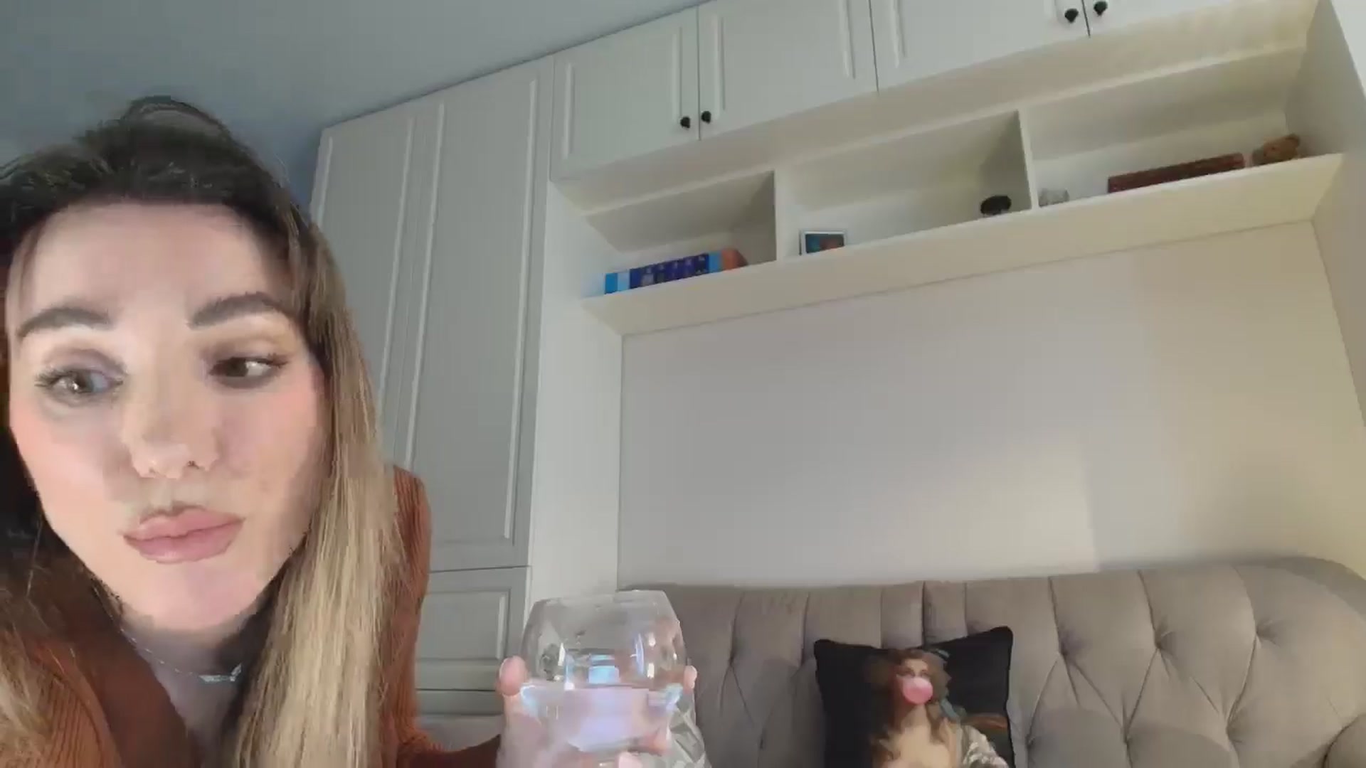 Gallery image thumbnail from Elysewine's myfreecams stream on, 01/05/2026, 05:20 image 4 of 20