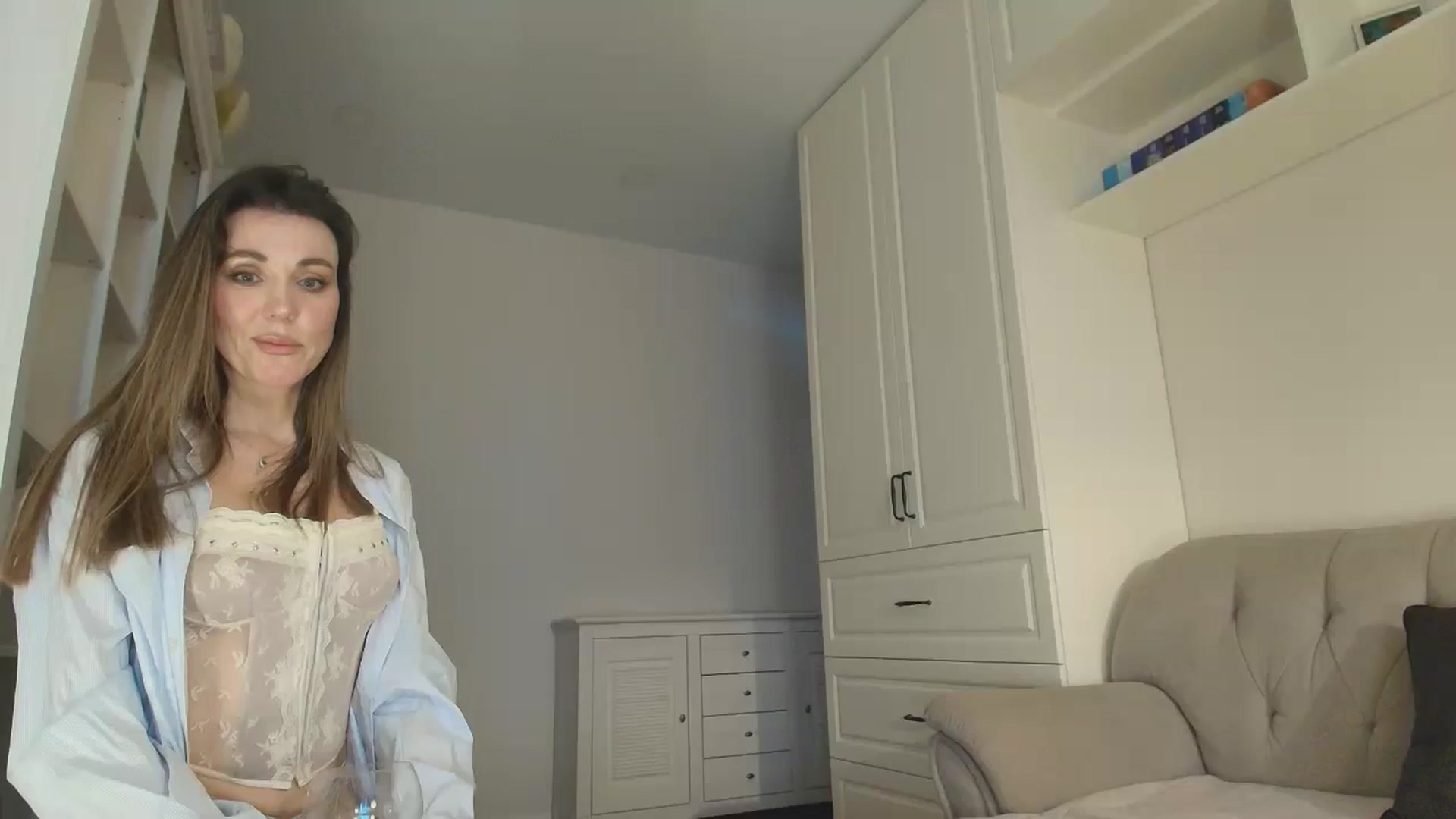 Gallery image thumbnail from Elysewine's myfreecams stream on, 01/18/2026, 08:04 image 13 of 20