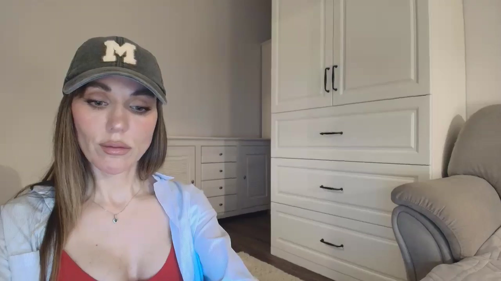 Gallery image thumbnail from Elysewine's myfreecams stream on, 01/18/2026, 08:04 image 19 of 20