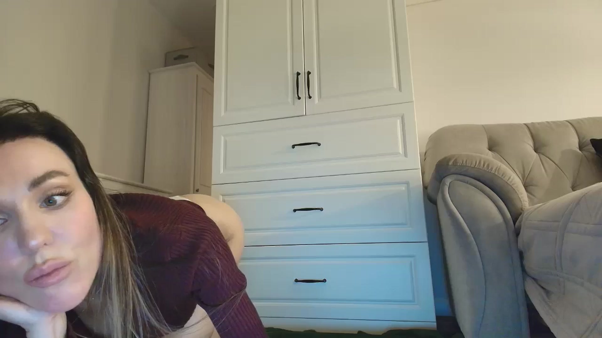 Gallery image thumbnail from Elysewine's myfreecams stream on, 01/18/2026, 13:48 image 12 of 20