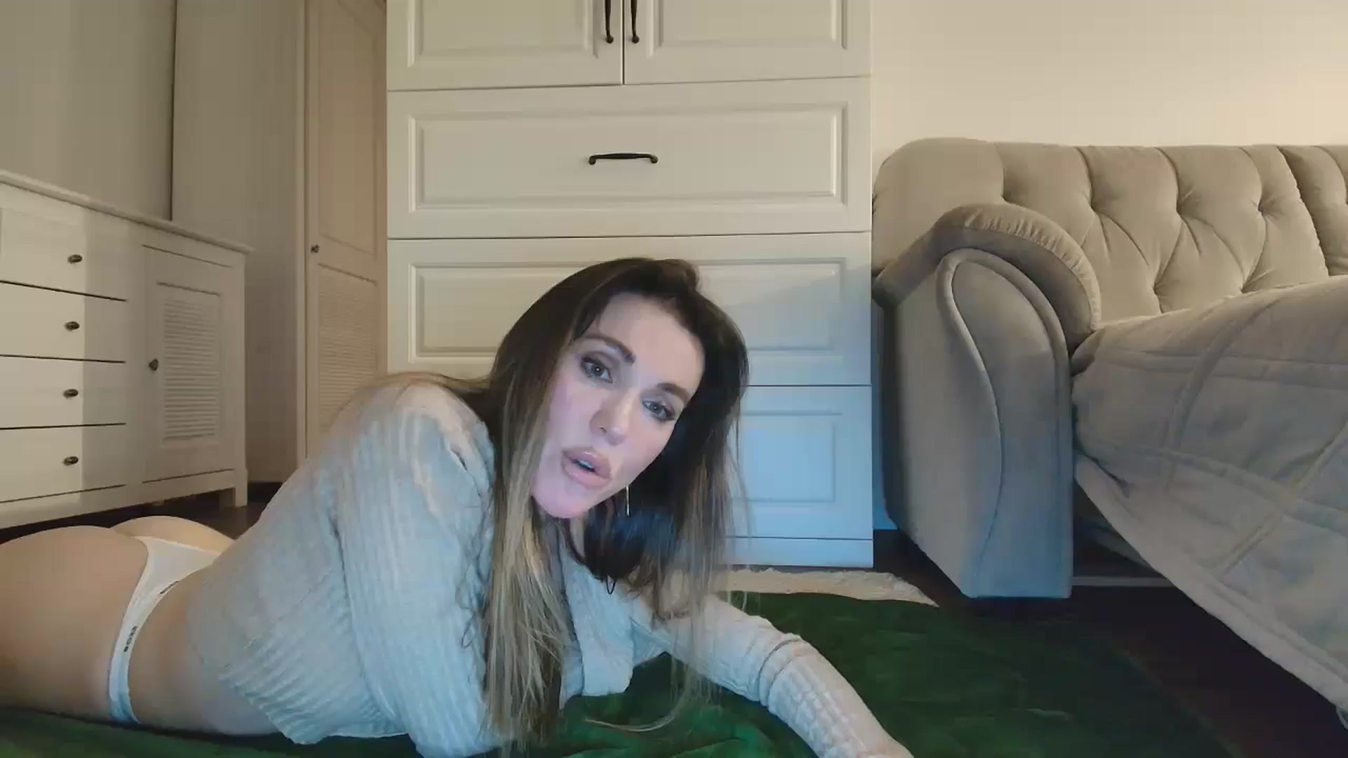 Gallery image thumbnail from Elysewine's myfreecams stream on, 01/18/2026, 15:24 image 18 of 20