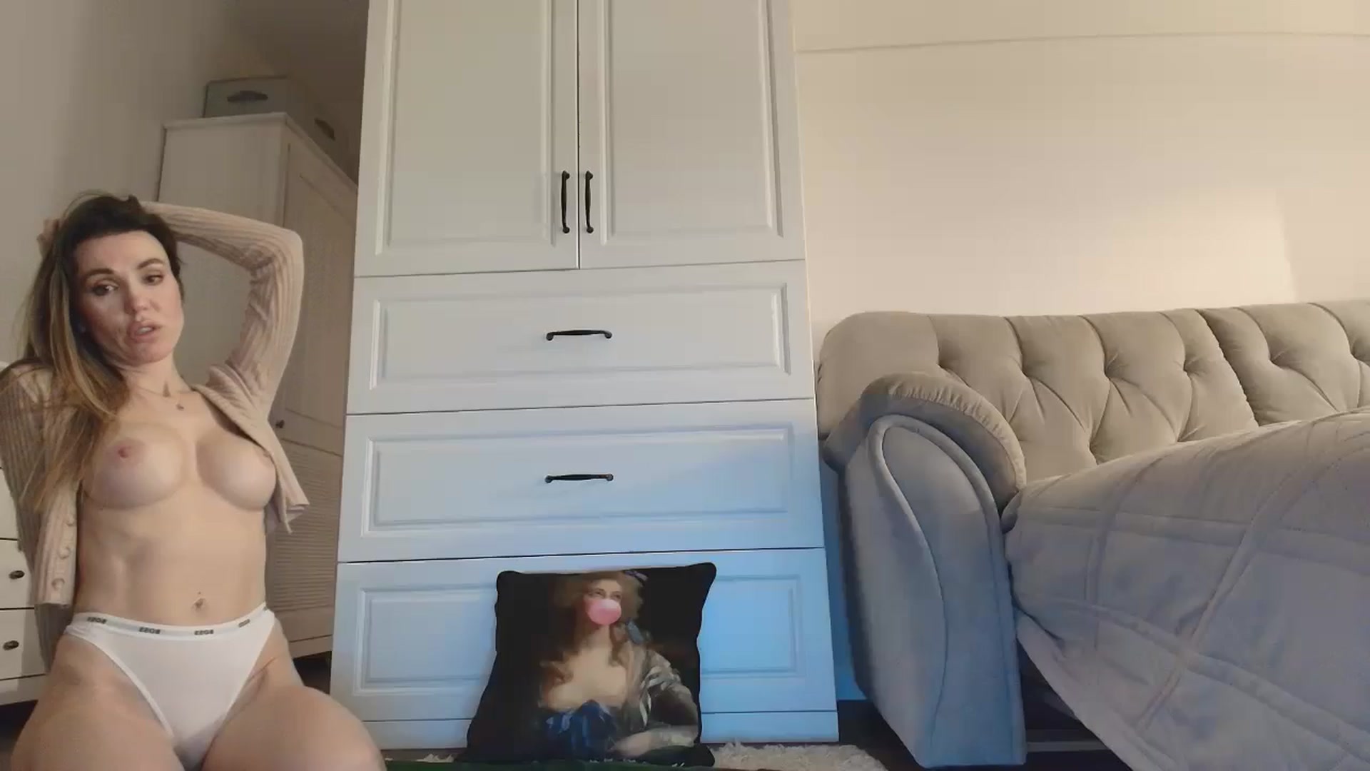 Gallery image thumbnail from Elysewine's myfreecams stream on, 01/18/2026, 15:24 image 1 of 20