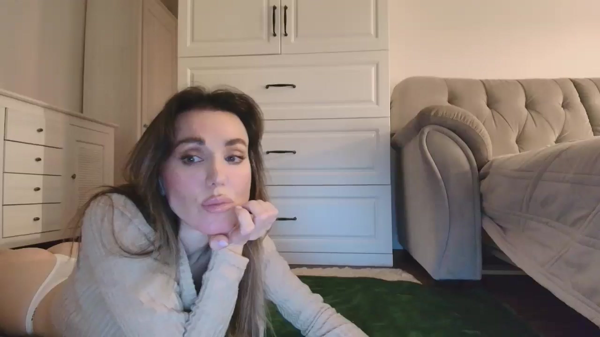 Gallery image thumbnail from Elysewine's myfreecams stream on, 01/18/2026, 15:24 image 13 of 20