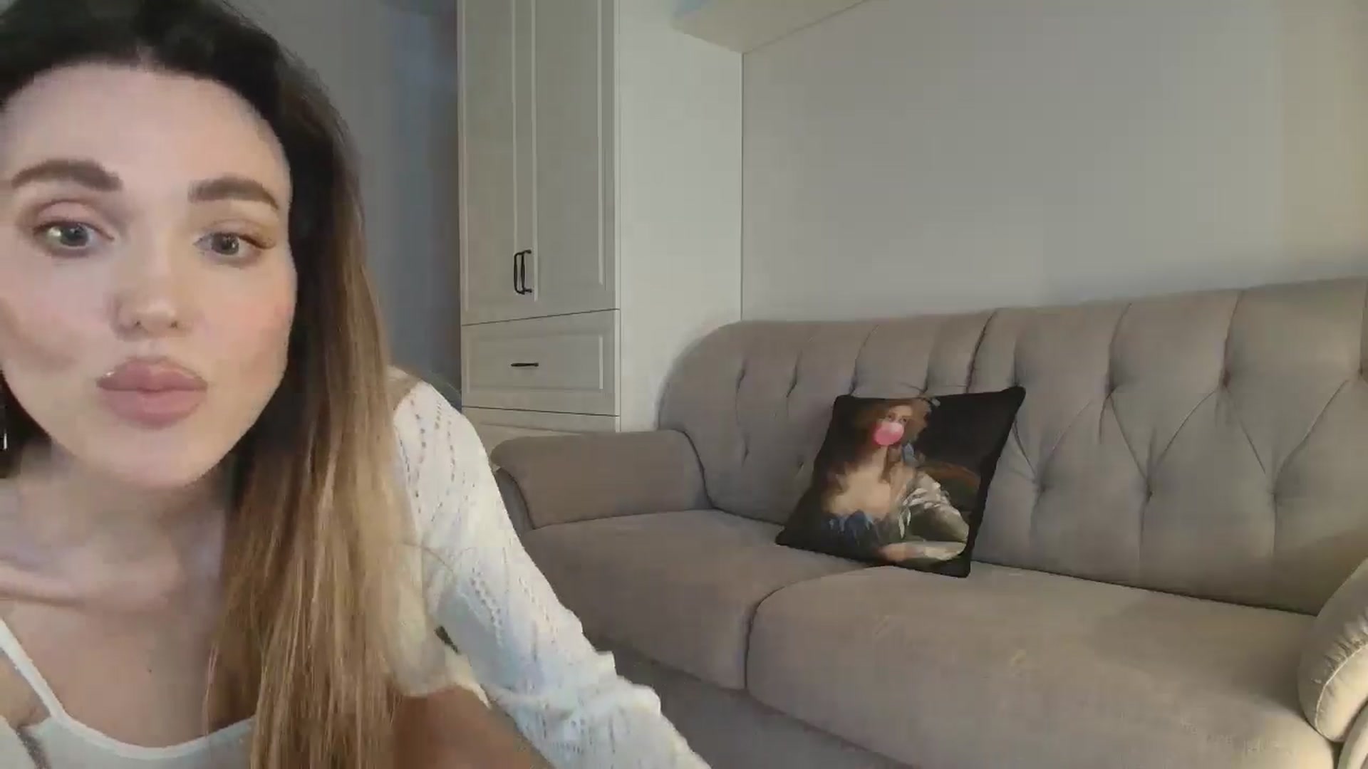 Gallery image thumbnail from Elysewine's myfreecams stream on, 03/15/2026, 05:43 image 6 of 20