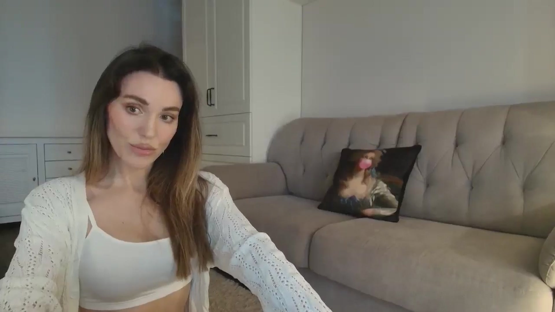 Gallery image thumbnail from Elysewine's myfreecams stream on, 03/15/2026, 05:43 image 13 of 20