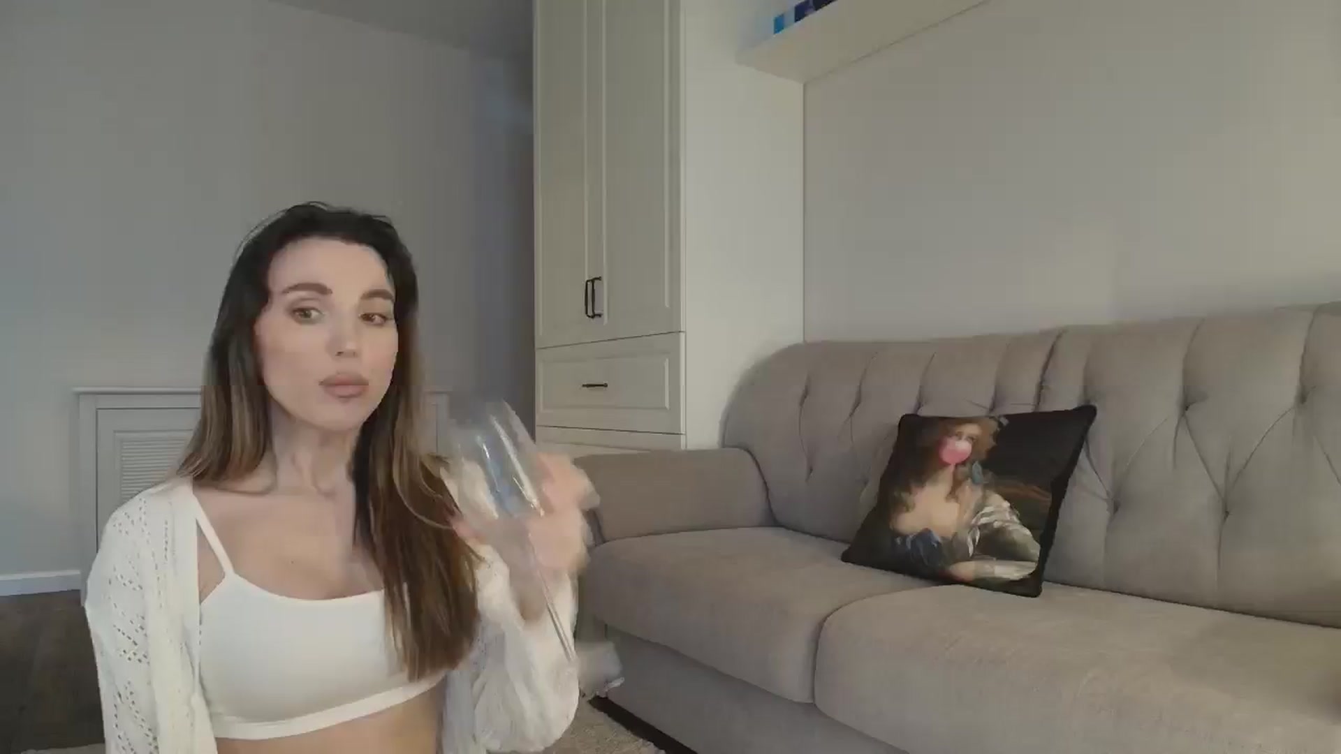 Gallery image thumbnail from Elysewine's myfreecams stream on, 03/15/2026, 07:27 image 13 of 20