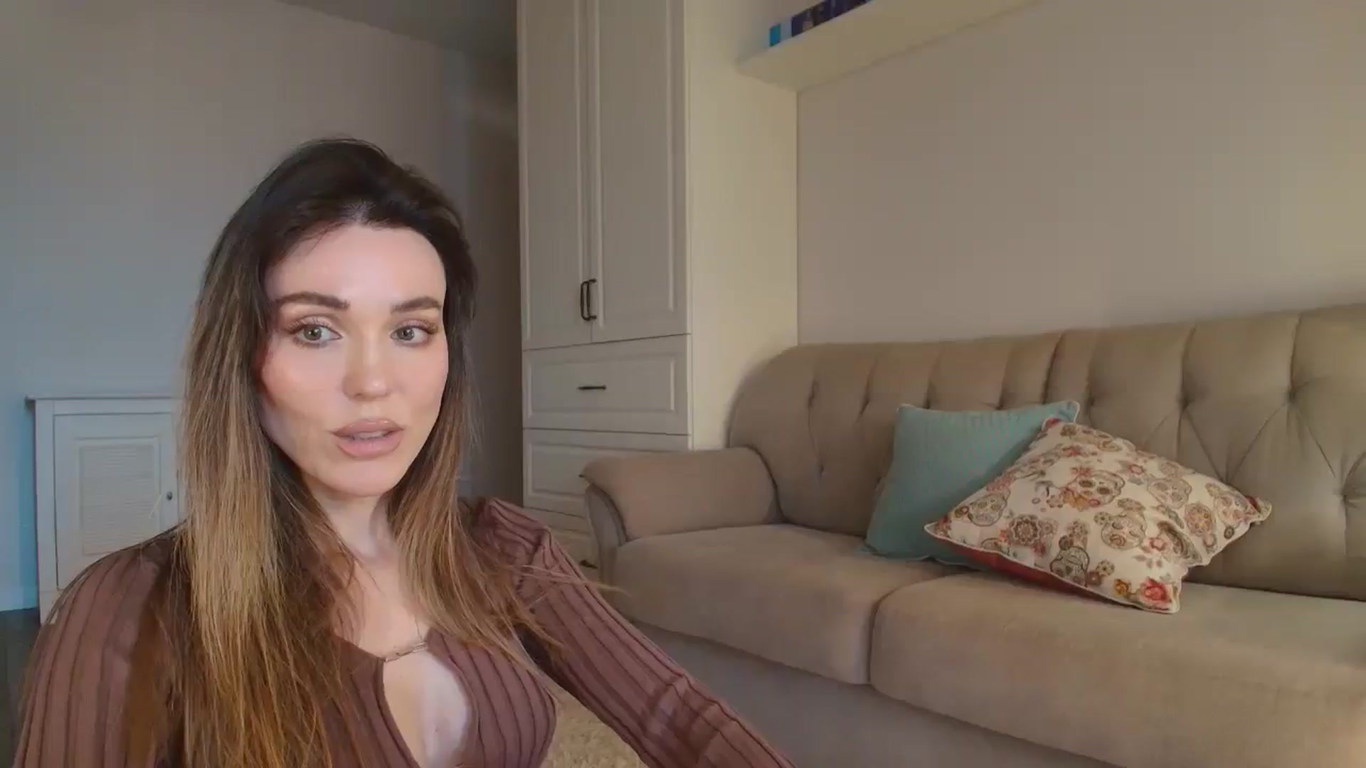 Gallery image thumbnail from Elysewine's myfreecams stream on, 03/22/2026, 08:37 image 1 of 20