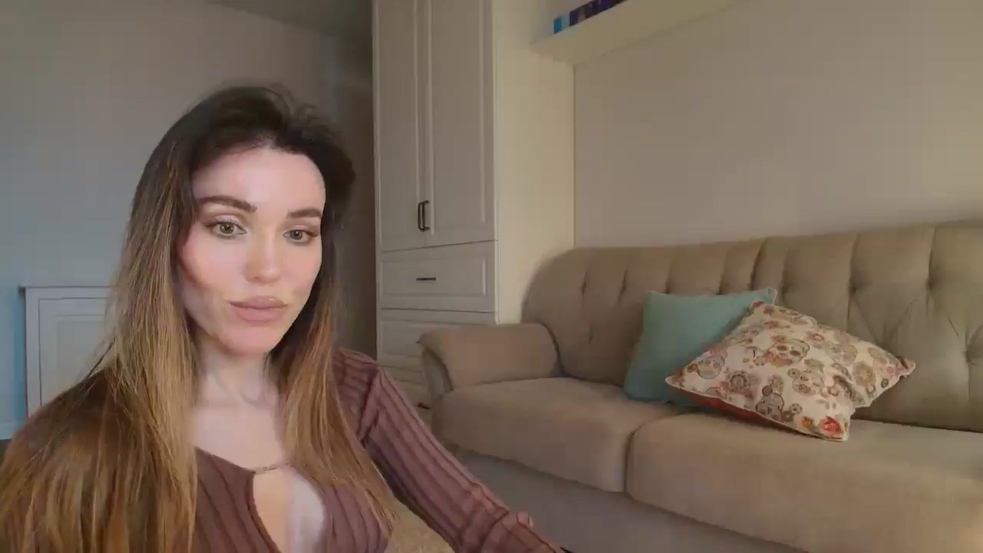 Gallery image thumbnail from Elysewine's myfreecams stream on, 03/22/2026, 08:37 image 5 of 20