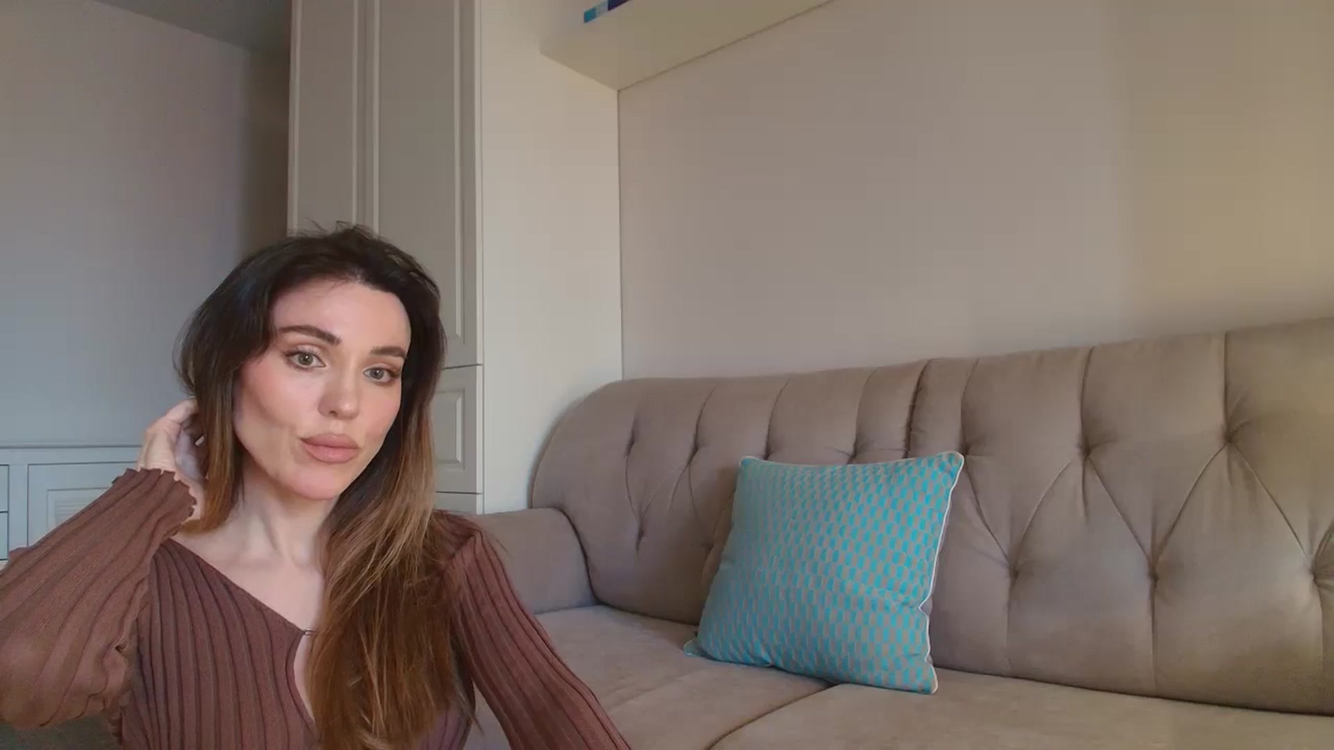 Gallery image thumbnail from Elysewine's myfreecams stream on, 03/22/2026, 08:37 image 13 of 20