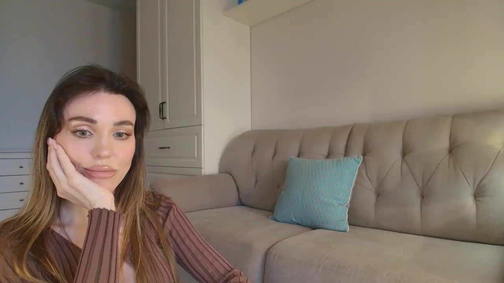 Gallery image thumbnail from Elysewine's myfreecams stream on, 03/22/2026, 09:32 image 3 of 20