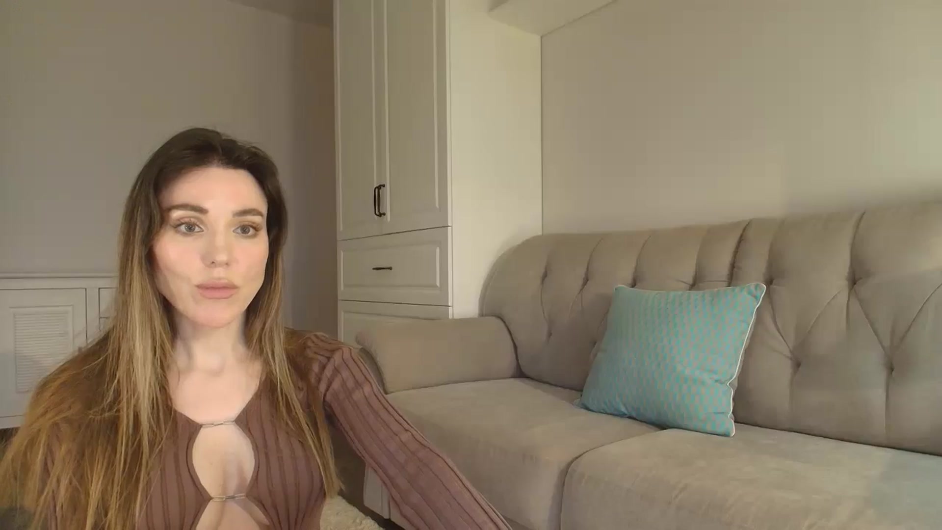 Gallery image thumbnail from Elysewine's myfreecams stream on, 03/22/2026, 09:32 image 14 of 20