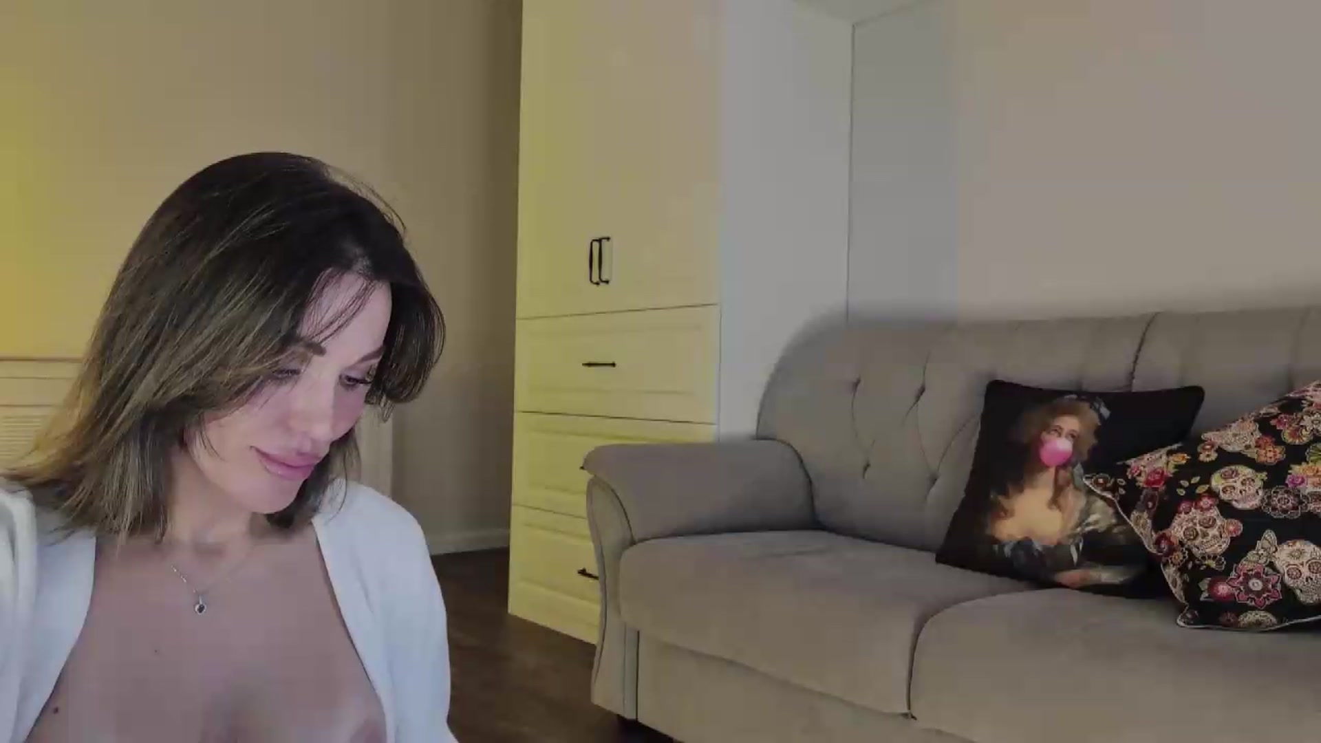 Gallery image thumbnail from Elysewine's myfreecams stream on, 10/04/2026, 09:03 image 12 of 20