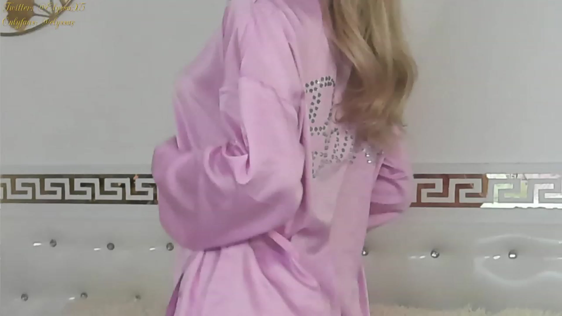 Gallery image thumbnail from Elyssa_'s myfreecams stream on, 12/01/2022, 10:05 image 12 of 20