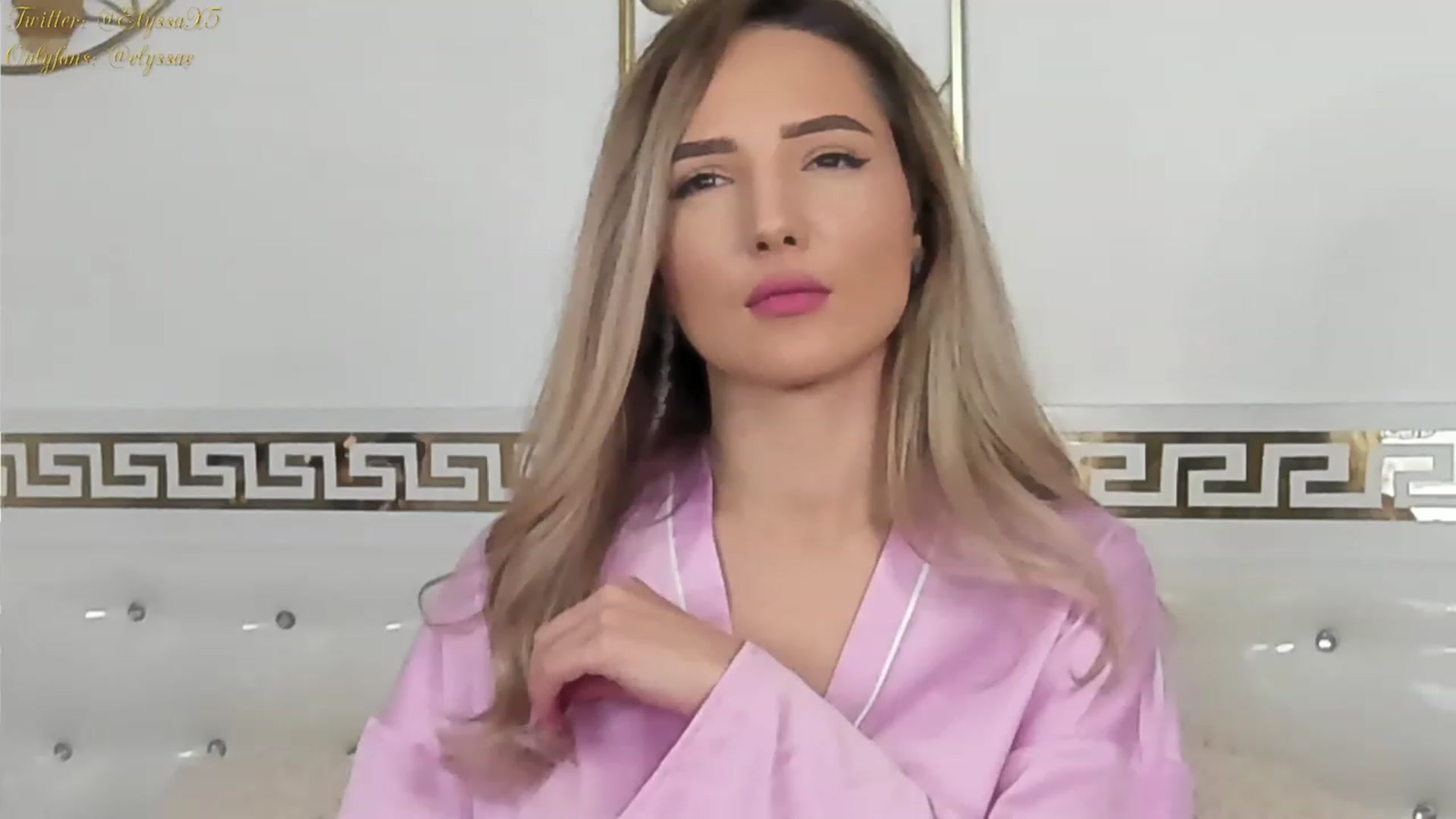 Gallery image thumbnail from Elyssa_'s myfreecams stream on, 12/01/2022, 10:05 image 15 of 20
