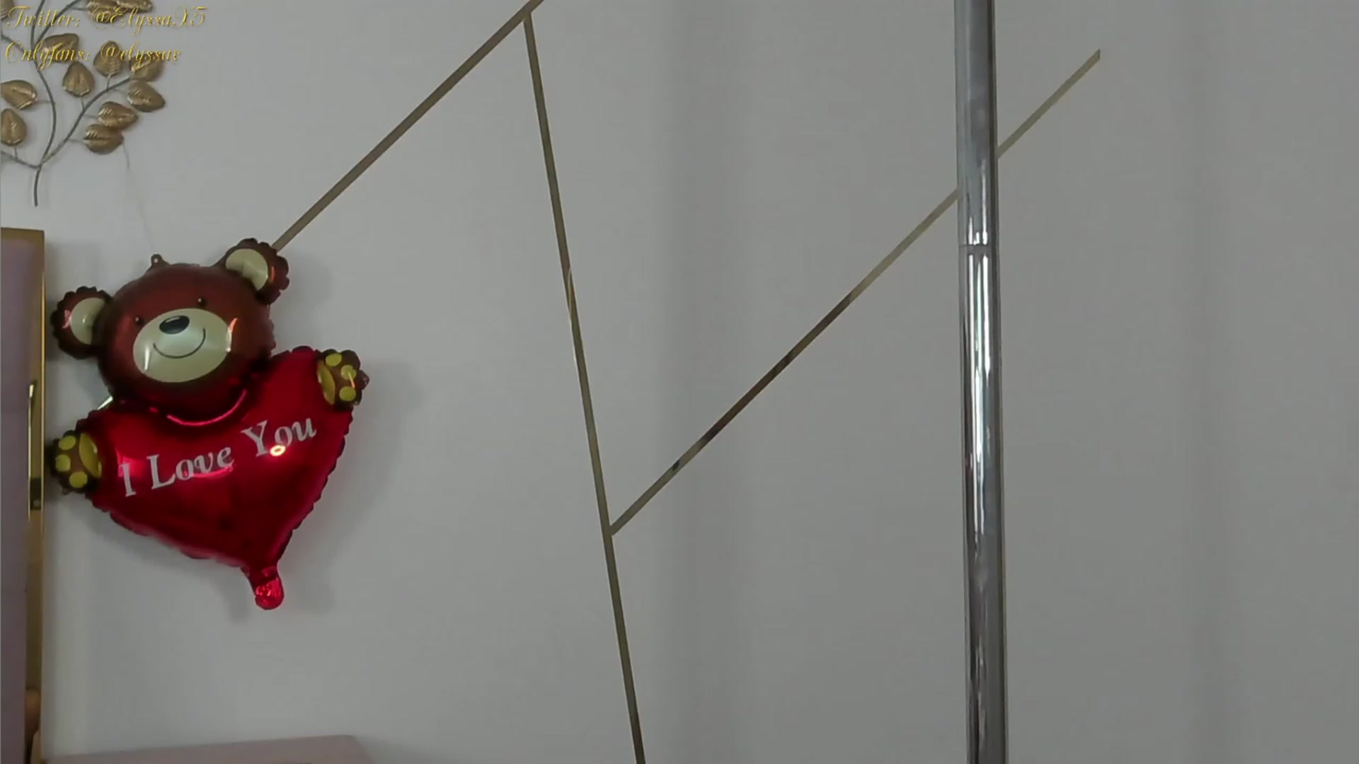 Gallery image thumbnail from Elyssa_'s myfreecams stream on, 02/20/2023, 15:21 image 3 of 20