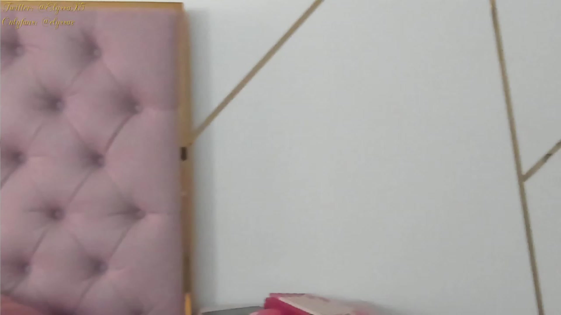 Gallery image thumbnail from Elyssa_'s myfreecams stream on, 03/12/2023, 11:57 image 8 of 20