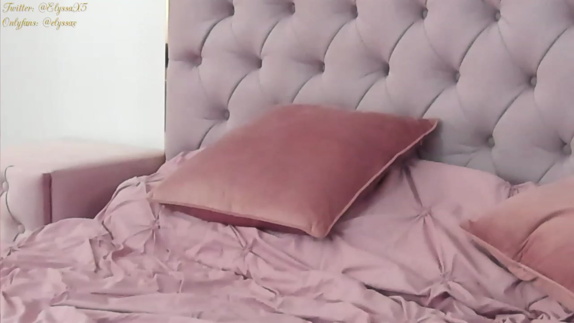 Gallery image thumbnail from Elyssa_'s myfreecams stream on, 03/27/2023, 09:58 image 13 of 20