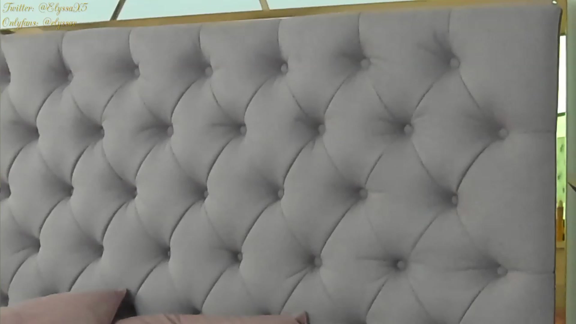 Gallery image thumbnail from Elyssa_'s myfreecams stream on, 04/20/2023, 15:01 image 4 of 20