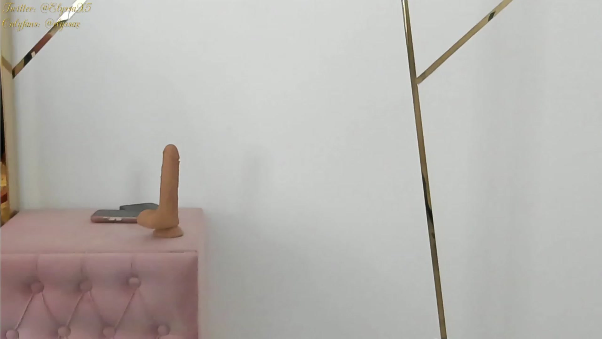 Gallery image thumbnail from Elyssa_'s myfreecams stream on, 07/06/2023, 09:25 image 12 of 20