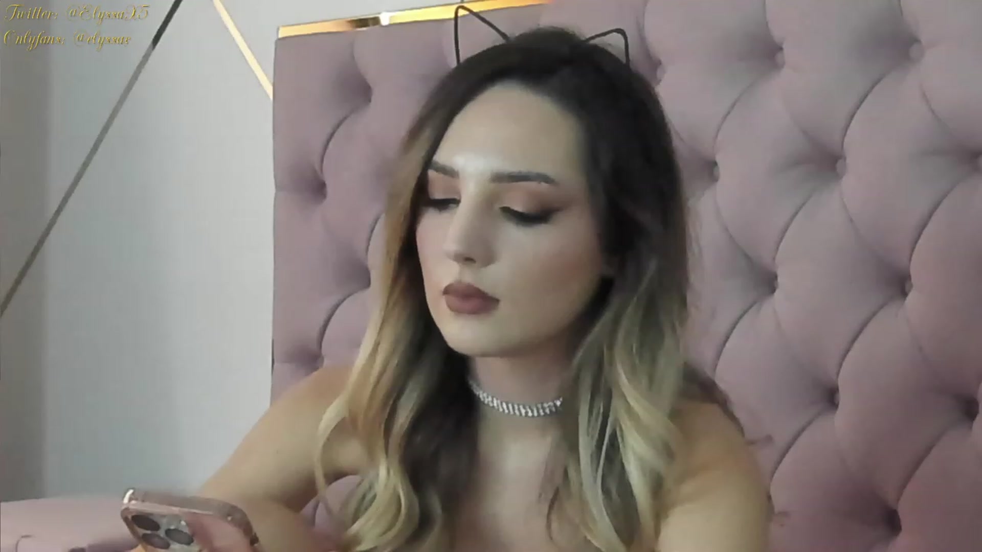 Gallery image thumbnail from Elyssa_'s myfreecams stream on, 08/18/2023, 15:32 image 7 of 20