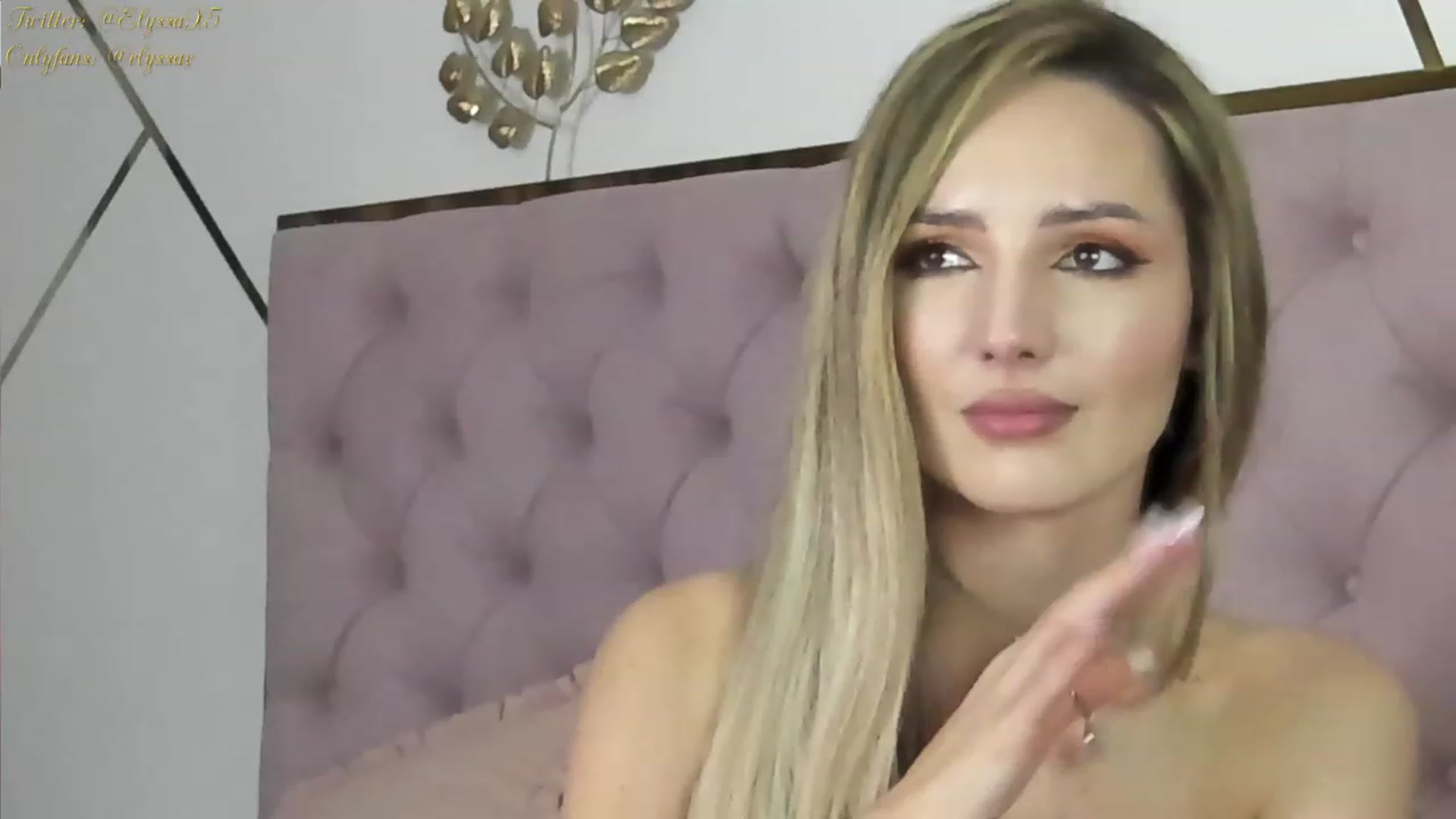 Gallery image thumbnail from Elyssa_'s myfreecams stream on, 10/09/2023, 19:54 image 7 of 20