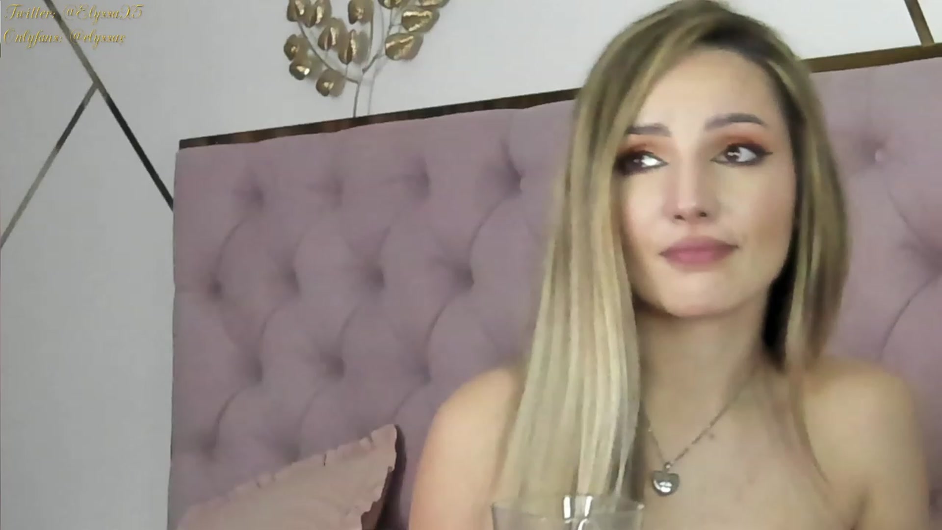 Gallery image thumbnail from Elyssa_'s myfreecams stream on, 10/09/2023, 19:54 image 9 of 20