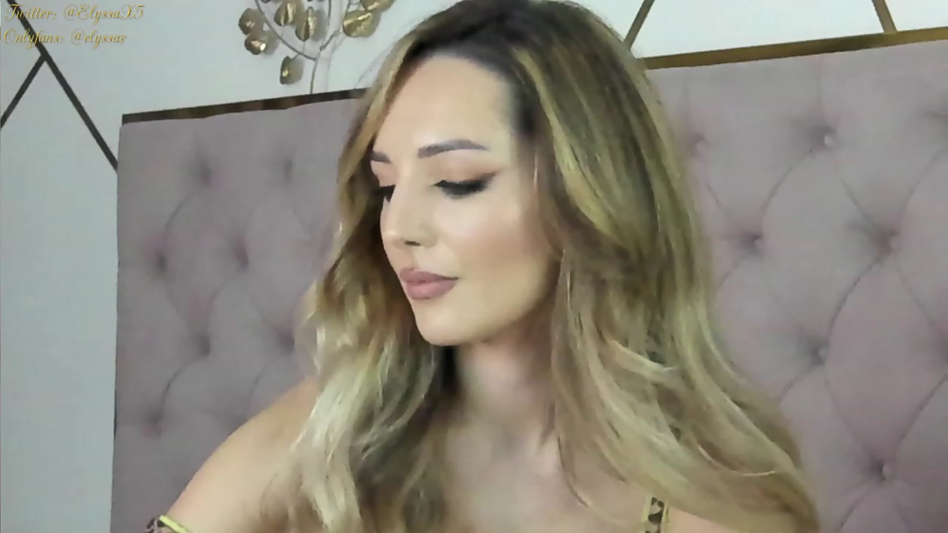 Gallery image thumbnail from Elyssa_'s myfreecams stream on, 11/15/2023, 15:53 image 4 of 20