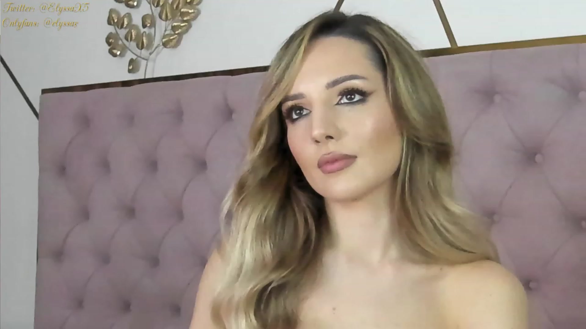Gallery image thumbnail from Elyssa_'s myfreecams stream on, 11/15/2023, 18:21 image 14 of 20