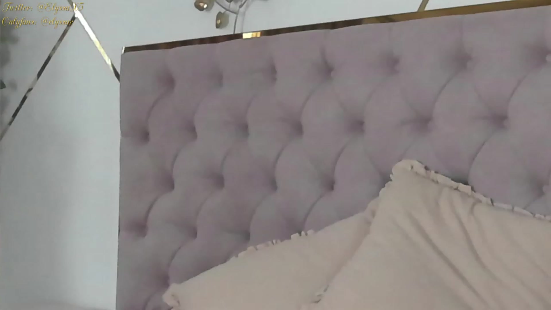 Gallery image thumbnail from Elyssa_'s myfreecams stream on, 11/22/2023, 14:09 image 3 of 20