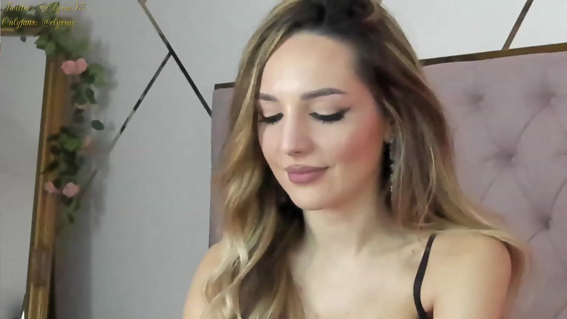 Gallery image thumbnail from Elyssa_'s myfreecams stream on, 11/30/2023, 16:19 image 16 of 20