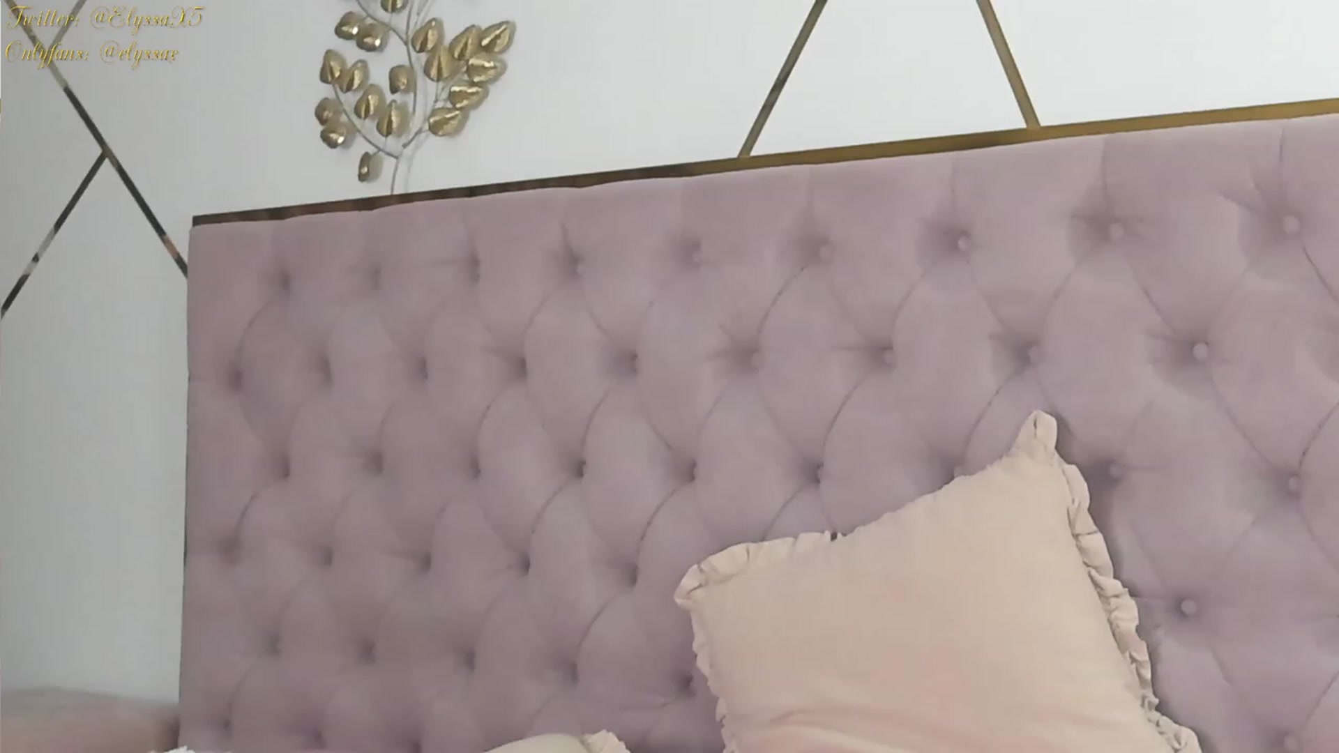 Gallery image thumbnail from Elyssa_'s myfreecams stream on, 12/11/2023, 18:58 image 15 of 20