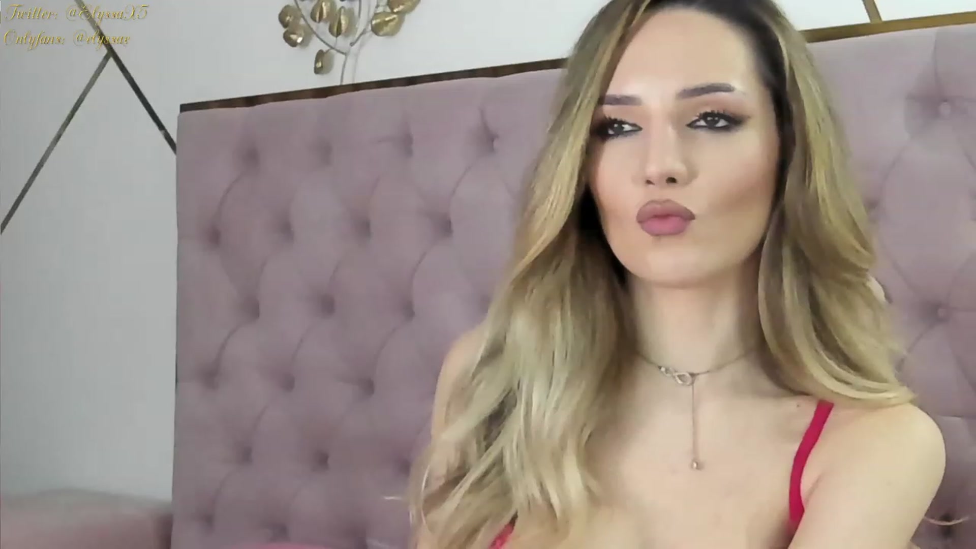 Gallery image thumbnail from Elyssa_'s myfreecams stream on, 12/11/2023, 19:32 image 10 of 20
