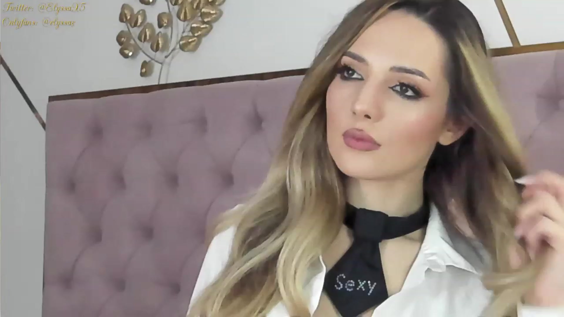 Gallery image thumbnail from Elyssa_'s myfreecams stream on, 12/12/2023, 17:12 image 14 of 20