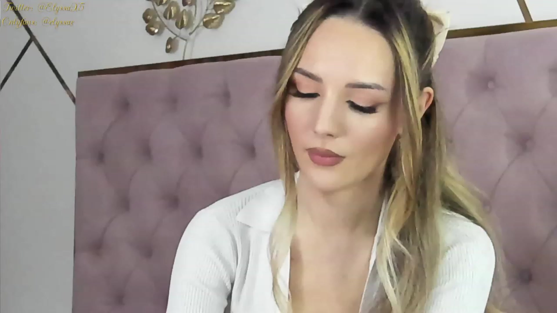 Gallery image thumbnail from Elyssa_'s myfreecams stream on, 12/13/2023, 14:25 image 14 of 20