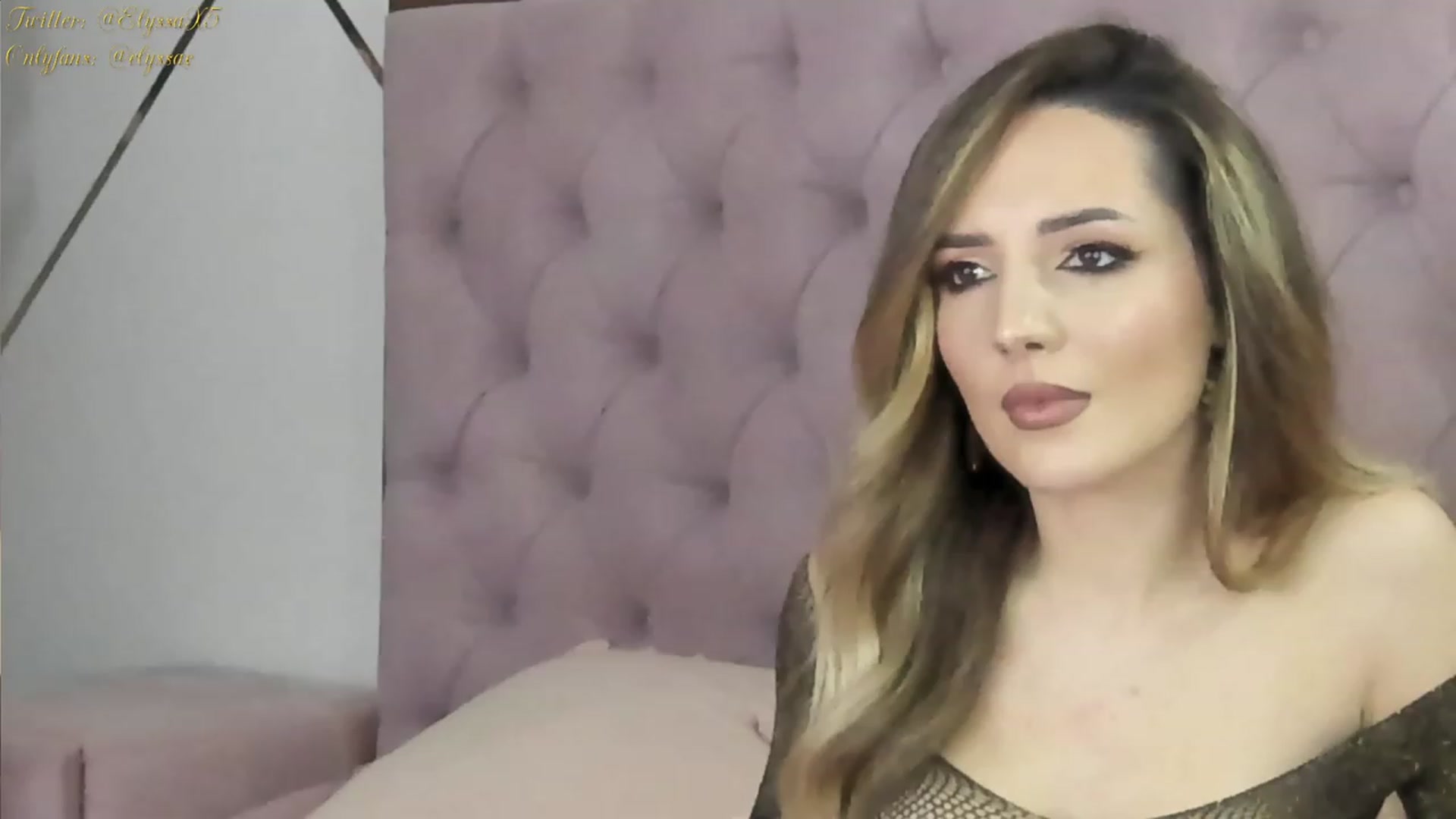 Gallery image thumbnail from Elyssa_'s myfreecams stream on, 12/14/2023, 15:45 image 4 of 20