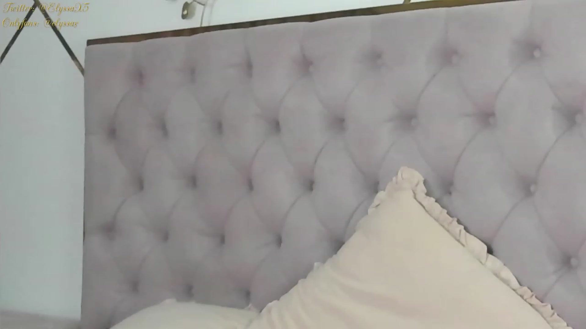 Gallery image thumbnail from Elyssa_'s myfreecams stream on, 12/14/2023, 15:45 image 6 of 20